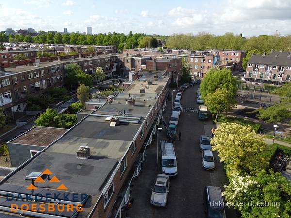 Luchtfoto dakinspectie woonwijk in Doesburg