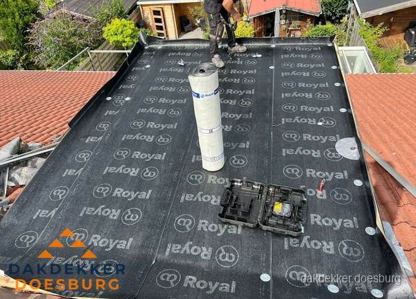 Dakrenovatie met Royal onderdak op plat dak in Doesburg