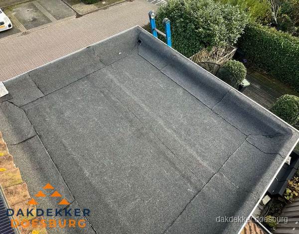 Gerenoveerd plat dak met nieuwe bitumen dakbedekking in Doesburg Gerenoveerd plat dak met nieuwe bitumen dakbedekking in Doesburg