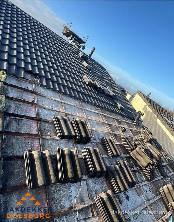 Schuin dak renovatie met nieuwe dakpannen in Doesburg Schuin dak renovatie met nieuwe dakpannen in Doesburg