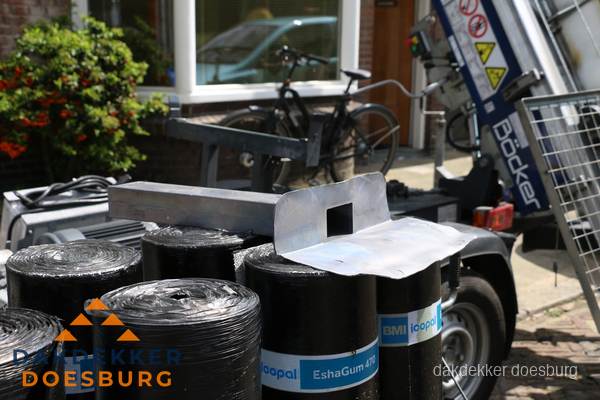 Dakbedekkingsmateriaal en dakgoot onderdelen in Doesburg
